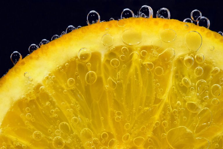VITAMINA C. Imagen de una naranja.